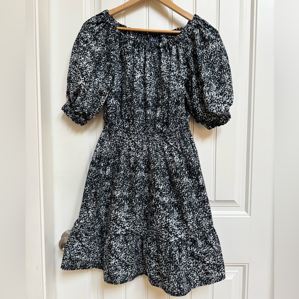 Gap 100% Cotton Shirred Waist Black & White Tiered Dress. Size M